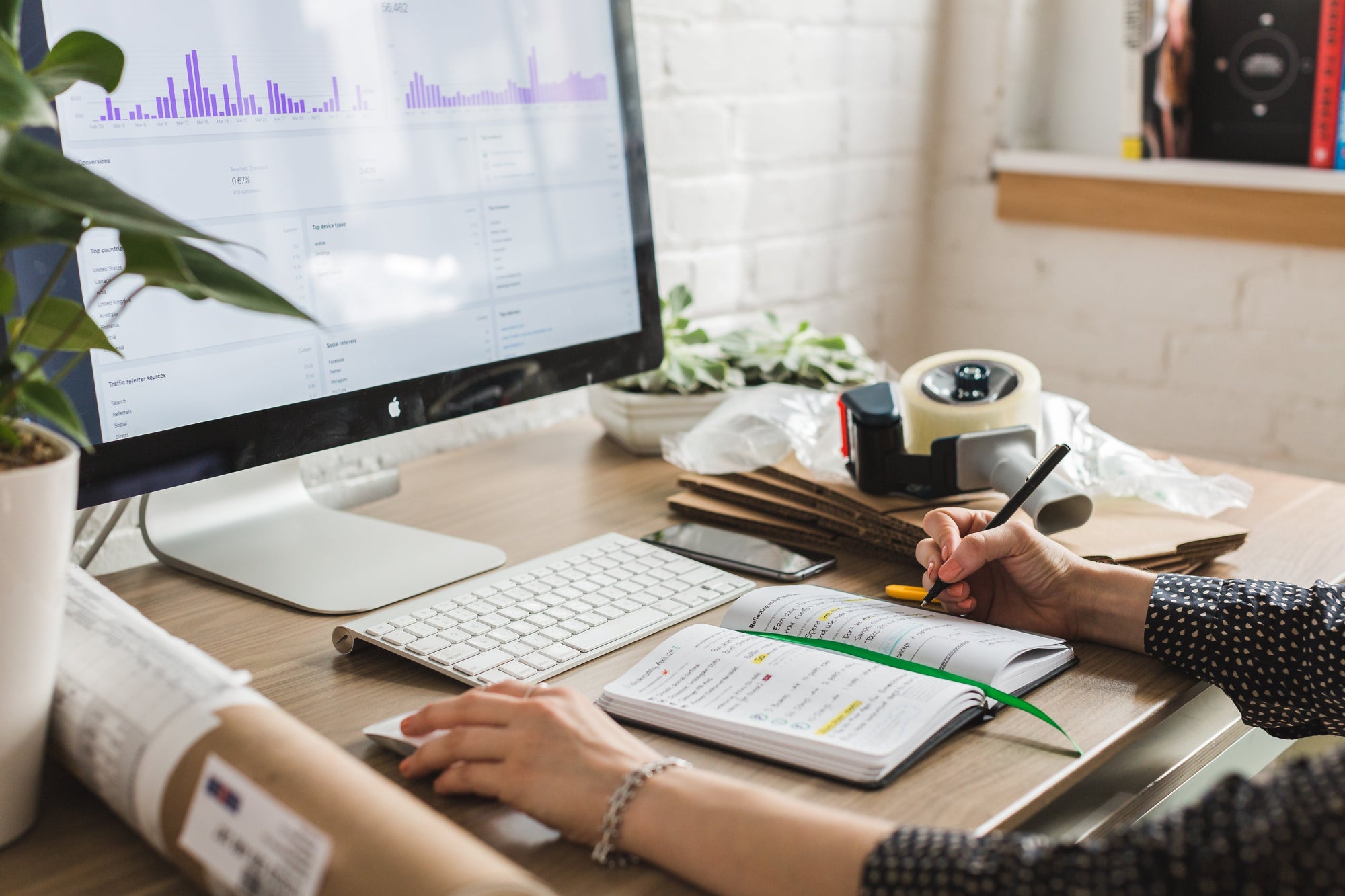 How to Read Candlestick Charts Like a Pro